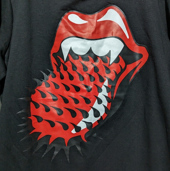 The Rolling Stones Black And Red Crew Neck Pullover Sweater Small NWT - Picture 2 of 4